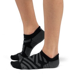 Black Men On Performance Low Socks | ZA_ON8051