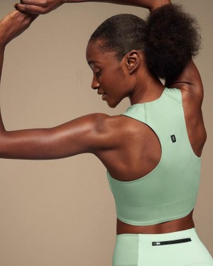 Green Women On Race Crop Tank | ZA_ON8097